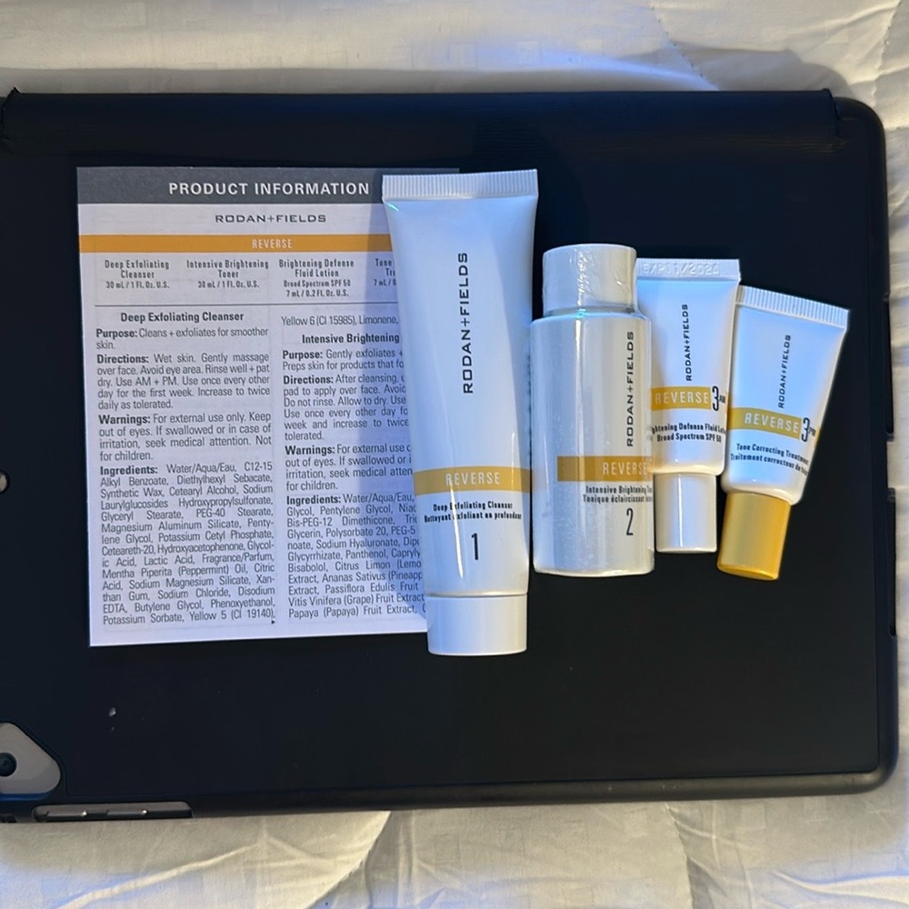 Travel mini set Reverse Rodan fields. See pics for dates.